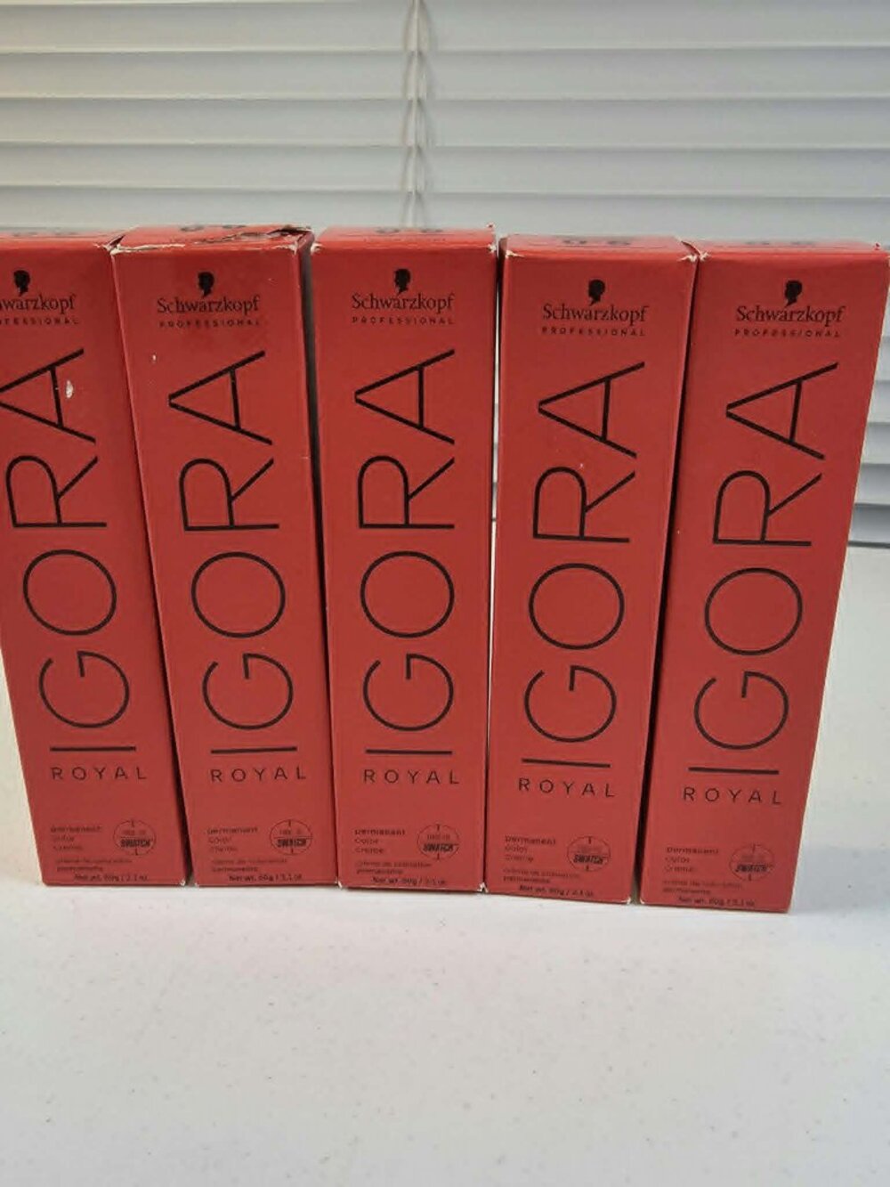 SCHWARZKOPF IGORA ROYAL PERMANENT HAIR COLOR 9-0 EXTRA LIGHT BLONDE NEUTRAL (5)